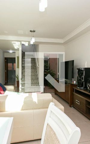 Casa à venda com 180m², 3 quartos e 2 vagas Casa à venda com 180m², 3 quartos e 2 vagasSala