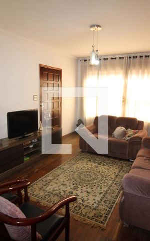 Casa à venda com 85m², 3 quartos e 3 vagasSala