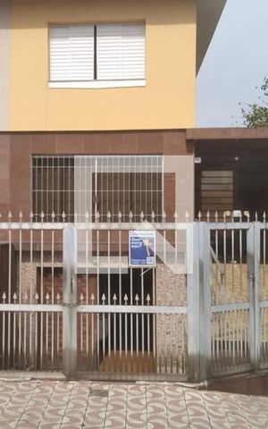 Casa à venda com 85m², 3 quartos e 3 vagas Casa à venda com 85m², 3 quartos e 3 vagasFachada