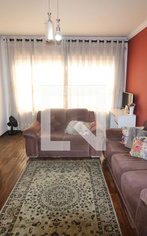 Casa à venda com 85m², 3 quartos e 3 vagasSala