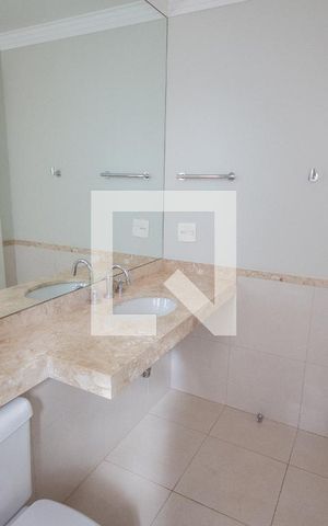 Apartamento para alugar com 302m², 4 quartos e 4 vagasBanheiro da Suíte 1