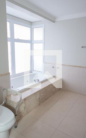 Apartamento para alugar com 302m², 4 quartos e 4 vagasBanheiro da Suíte 4