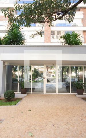 Apartamento para alugar com 302m², 4 quartos e 4 vagasFachada e portaria