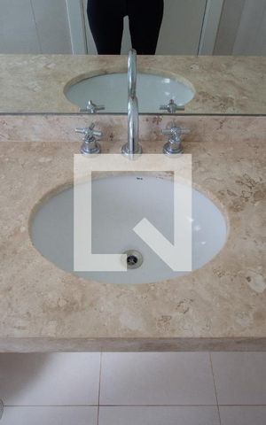 Apartamento para alugar com 302m², 4 quartos e 4 vagasBanheiro da Suíte 1