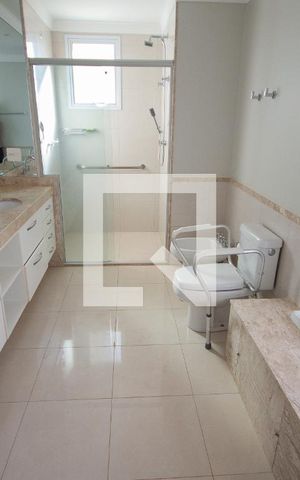 Apartamento para alugar com 302m², 4 quartos e 4 vagasBanheiro da Suíte 4