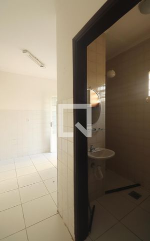 Casa à venda com 393m², 4 quartos e 2 vagasFundos