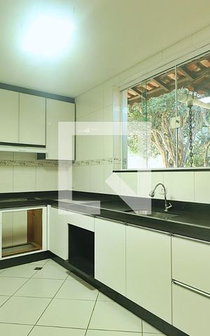 Casa à venda com 393m², 4 quartos e 2 vagasCozinha