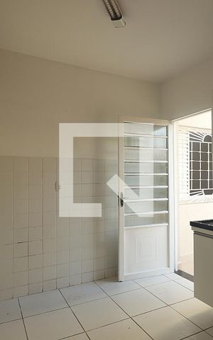 Casa à venda com 393m², 4 quartos e 2 vagasFundos