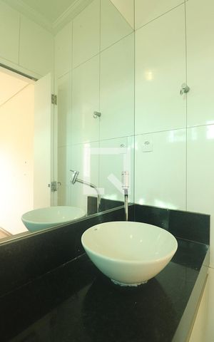 Casa à venda com 393m², 4 quartos e 2 vagasSuíte - Banheiro do Quarto 1