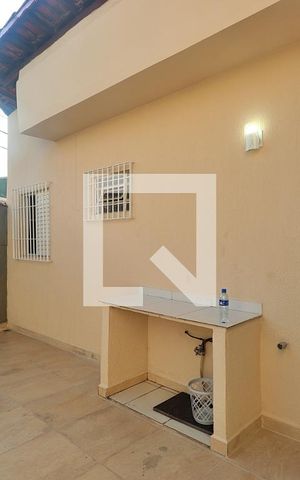 Casa à venda com 393m², 4 quartos e 2 vagasFundos