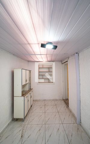 Casa para alugar com 35m², 1 quarto e sem vaga Casa para alugar com 35m², 1 quarto e sem vagaSala