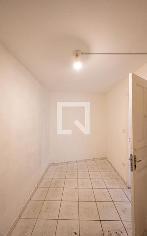 Casa para alugar com 35m², 1 quarto e sem vaga Casa para alugar com 35m², 1 quarto e sem vagaQuarto