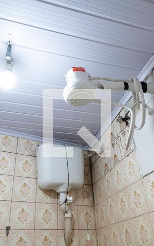 Casa para alugar com 35m², 1 quarto e sem vaga Casa para alugar com 35m², 1 quarto e sem vagaBanheiro Social
