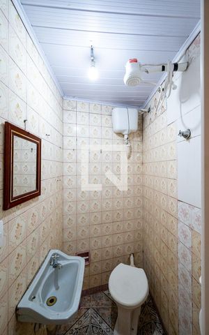 Casa para alugar com 35m², 1 quarto e sem vaga Casa para alugar com 35m², 1 quarto e sem vagaBanheiro Social