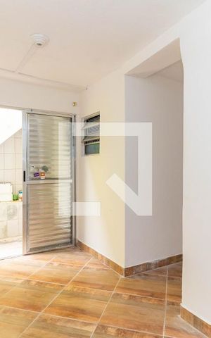 Casa para alugar com 40m², 1 quarto e 1 vaga Casa para alugar com 40m², 1 quarto e 1 vagaQuarto