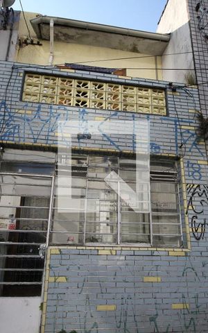 Casa para alugar com 80m², 3 quartos e sem vagaFachada