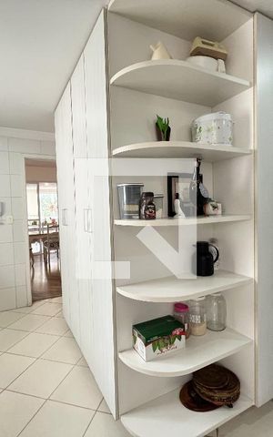 Apartamento para alugar com 144m², 3 quartos e 3 vagas Apartamento para alugar com 144m², 3 quartos e 3 vagasCozinha