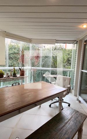 Apartamento para alugar com 144m², 3 quartos e 3 vagas Apartamento para alugar com 144m², 3 quartos e 3 vagasVaranda
