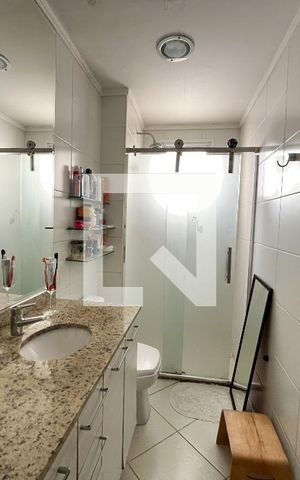 Apartamento para alugar com 144m², 3 quartos e 3 vagas Apartamento para alugar com 144m², 3 quartos e 3 vagasBanheiro da Suíte 1