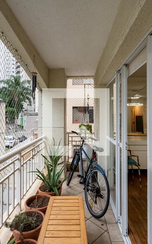 Apartamento à venda com 146m², 3 quartos e 2 vagas Apartamento à venda com 146m², 3 quartos e 2 vagasVaranda