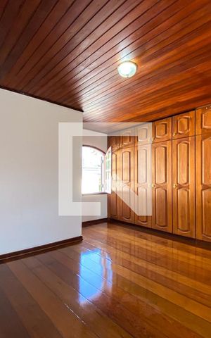 Casa à venda com 380m², 7 quartos e 3 vagasQuarto 4