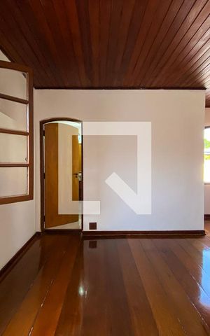 Casa à venda com 380m², 7 quartos e 3 vagasSala