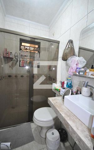 Casa à venda com 200m², 3 quartos e 2 vagasBanheiro do Quarto Suíte