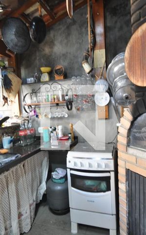 Casa à venda com 200m², 3 quartos e 2 vagasChurrasqueira
