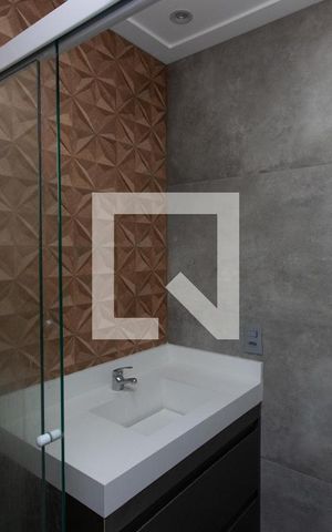 Apartamento para alugar com 98m², 2 quartos e 2 vagas Apartamento para alugar com 98m², 2 quartos e 2 vagasBanheiro da Suíte