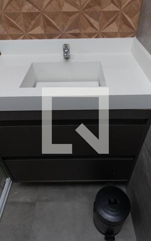 Apartamento para alugar com 98m², 2 quartos e 2 vagas Apartamento para alugar com 98m², 2 quartos e 2 vagasBanheiro da Suíte