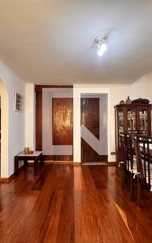 Casa à venda com 224m², 3 quartos e 2 vagas Casa à venda com 224m², 3 quartos e 2 vagasSala de Jantar