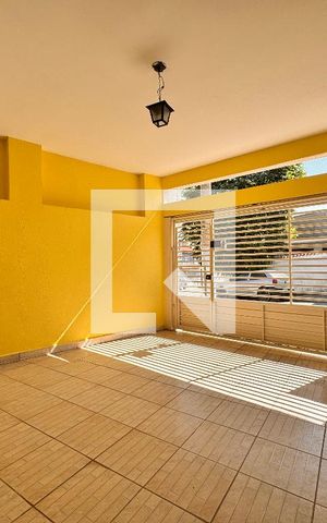 Casa à venda com 224m², 3 quartos e 2 vagas Casa à venda com 224m², 3 quartos e 2 vagasGaragem