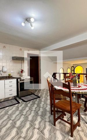 Casa à venda com 224m², 3 quartos e 2 vagas Casa à venda com 224m², 3 quartos e 2 vagasCozinha