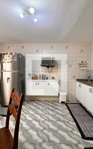 Casa à venda com 224m², 3 quartos e 2 vagas Casa à venda com 224m², 3 quartos e 2 vagasCozinha