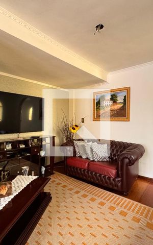 Casa à venda com 224m², 3 quartos e 2 vagas Casa à venda com 224m², 3 quartos e 2 vagasSala
