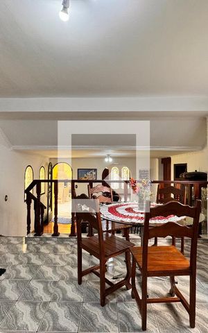 Casa à venda com 224m², 3 quartos e 2 vagas Casa à venda com 224m², 3 quartos e 2 vagasCozinha