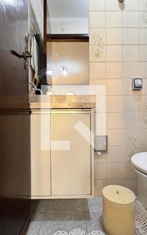 Casa à venda com 224m², 3 quartos e 2 vagas Casa à venda com 224m², 3 quartos e 2 vagasLavabo