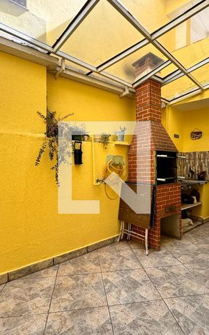 Casa à venda com 224m², 3 quartos e 2 vagas Casa à venda com 224m², 3 quartos e 2 vagasChurrasqueira