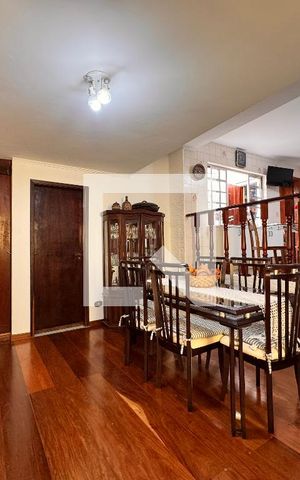 Casa à venda com 224m², 3 quartos e 2 vagas Casa à venda com 224m², 3 quartos e 2 vagasSala de Jantar
