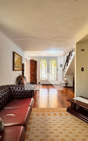 Casa à venda com 224m², 3 quartos e 2 vagas Casa à venda com 224m², 3 quartos e 2 vagasSala