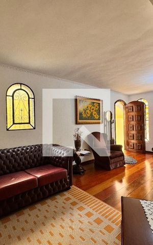 Casa à venda com 224m², 3 quartos e 2 vagas Casa à venda com 224m², 3 quartos e 2 vagasSala