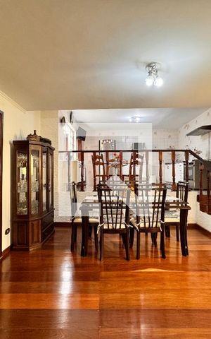 Casa à venda com 224m², 3 quartos e 2 vagas Casa à venda com 224m², 3 quartos e 2 vagasSala de Jantar