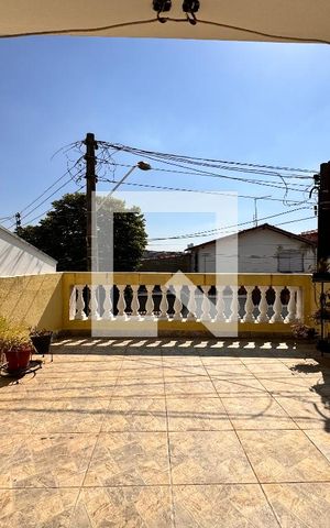 Casa à venda com 224m², 3 quartos e 2 vagas Casa à venda com 224m², 3 quartos e 2 vagasVaranda