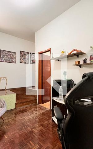 Casa à venda com 224m², 3 quartos e 2 vagas Casa à venda com 224m², 3 quartos e 2 vagasCorredor