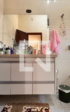Casa à venda com 224m², 3 quartos e 2 vagas Casa à venda com 224m², 3 quartos e 2 vagasBanheiro da suíte