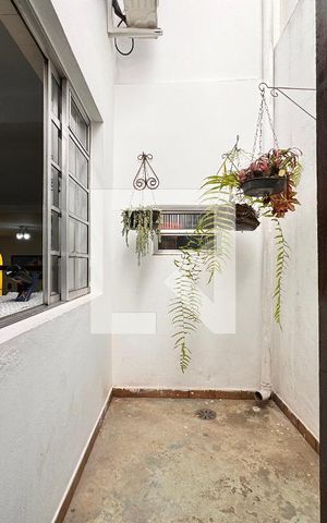Casa à venda com 224m², 3 quartos e 2 vagas Casa à venda com 224m², 3 quartos e 2 vagasÁrea de Serviço