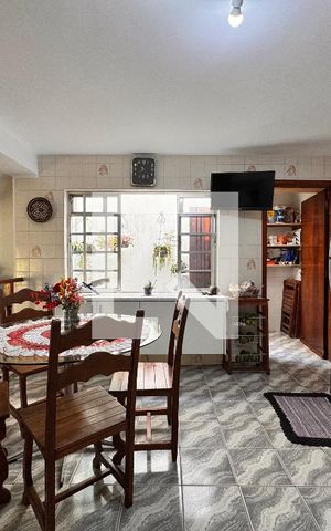 Casa à venda com 224m², 3 quartos e 2 vagas Casa à venda com 224m², 3 quartos e 2 vagasCozinha