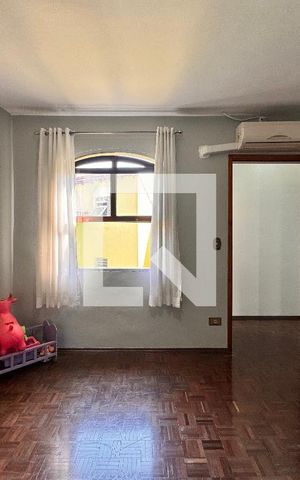 Casa à venda com 224m², 3 quartos e 2 vagas Casa à venda com 224m², 3 quartos e 2 vagasQuarto 2