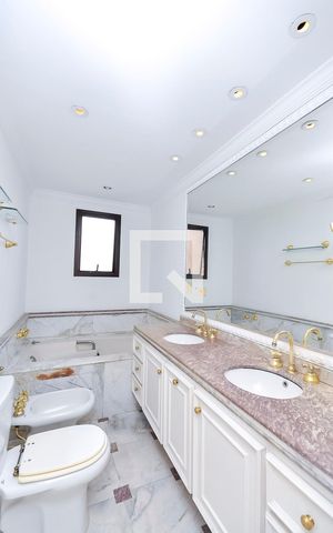 Apartamento à venda com 240m², 4 quartos e 5 vagasBanheiro da Suíte 3