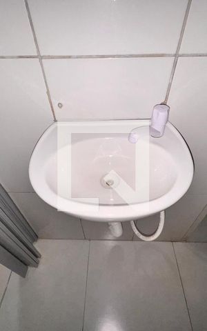 Casa para alugar com 45m², 1 quarto e sem vaga Casa para alugar com 45m², 1 quarto e sem vagaBanheiro